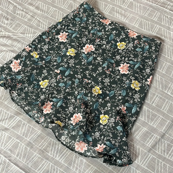 Loft Ruffle Skirt - Picture 2 of 8